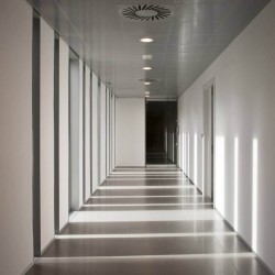 adif-interiores-pasillos